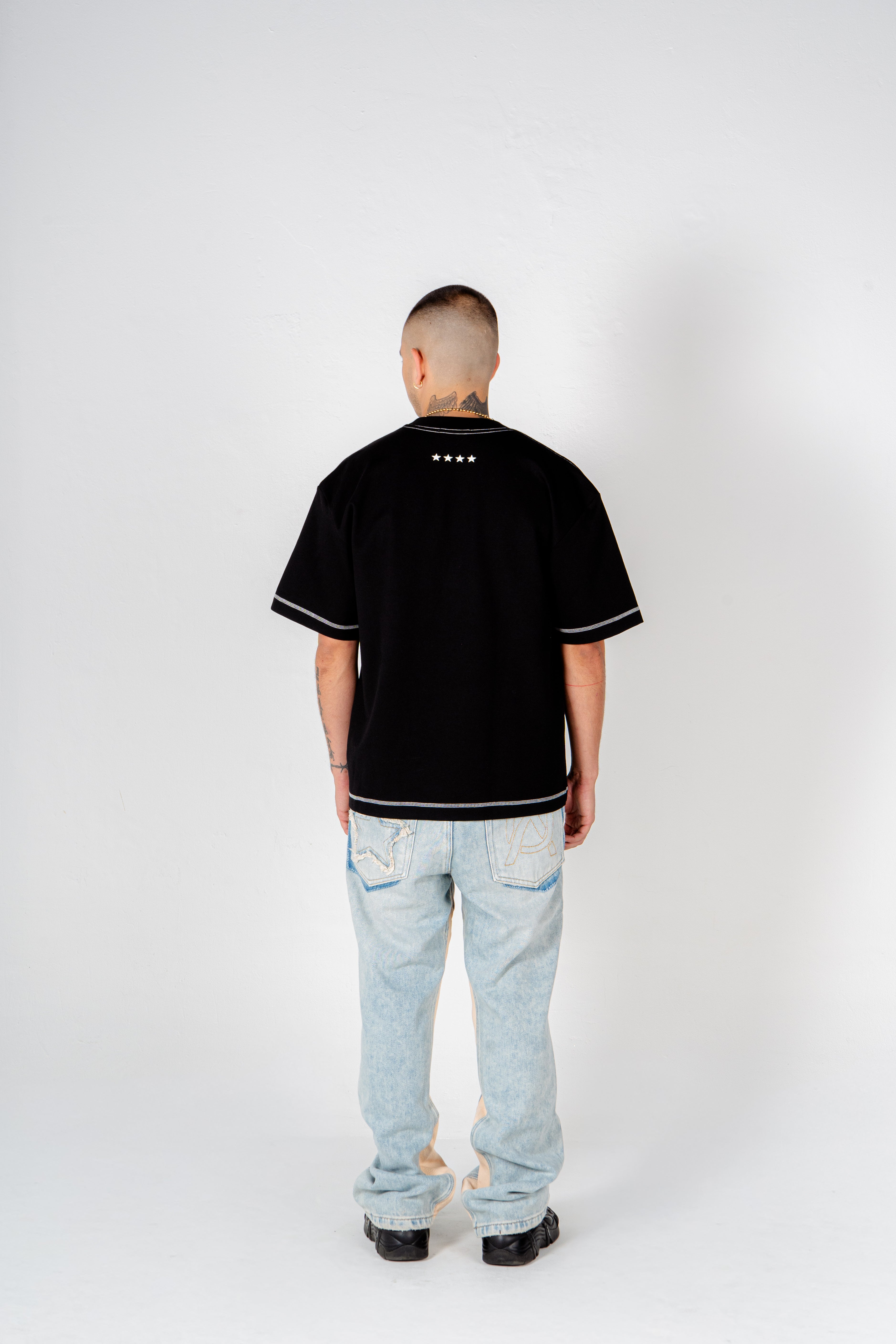 SIGNATURE BLACK SEAMS