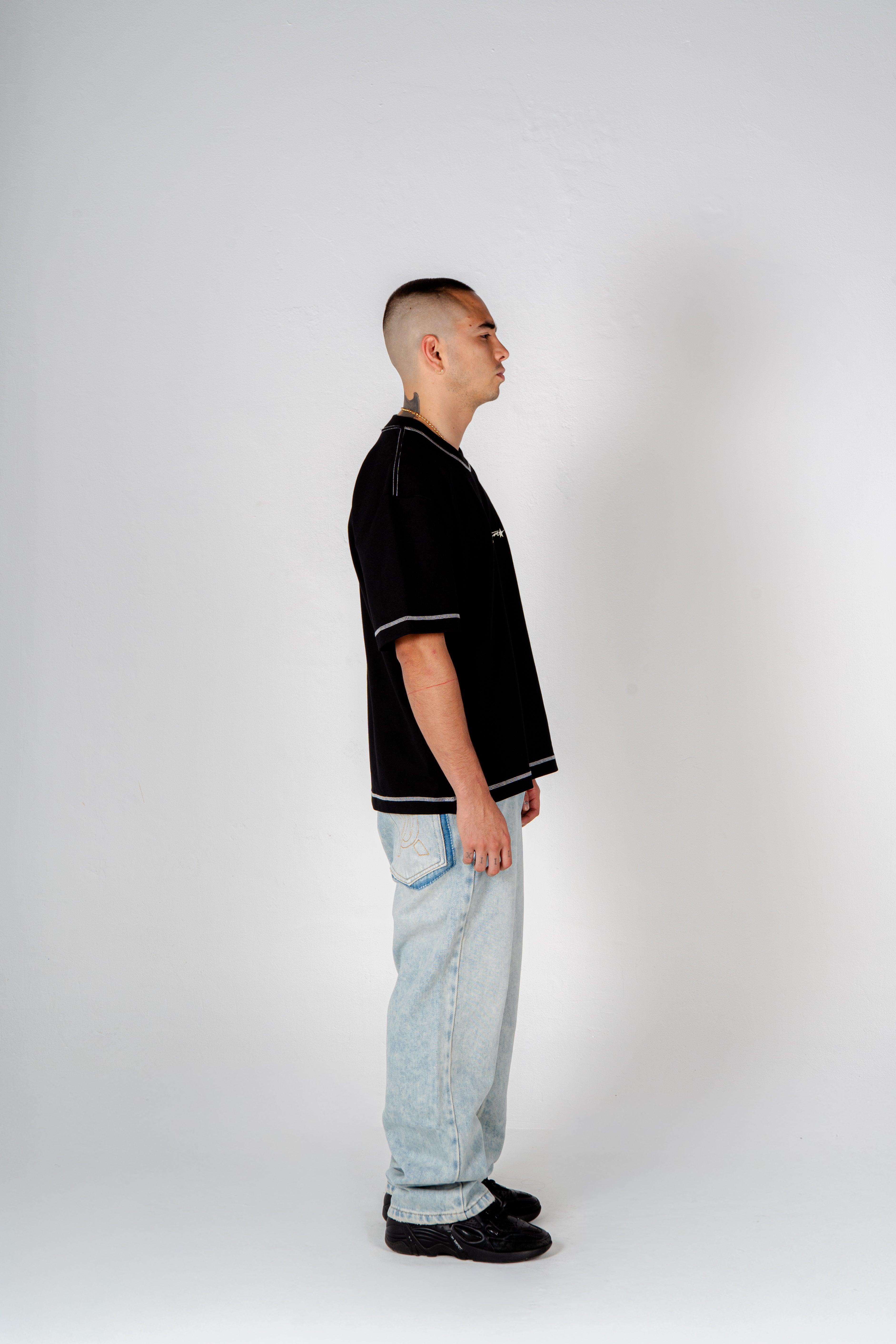 SIGNATURE BLACK SEAMS