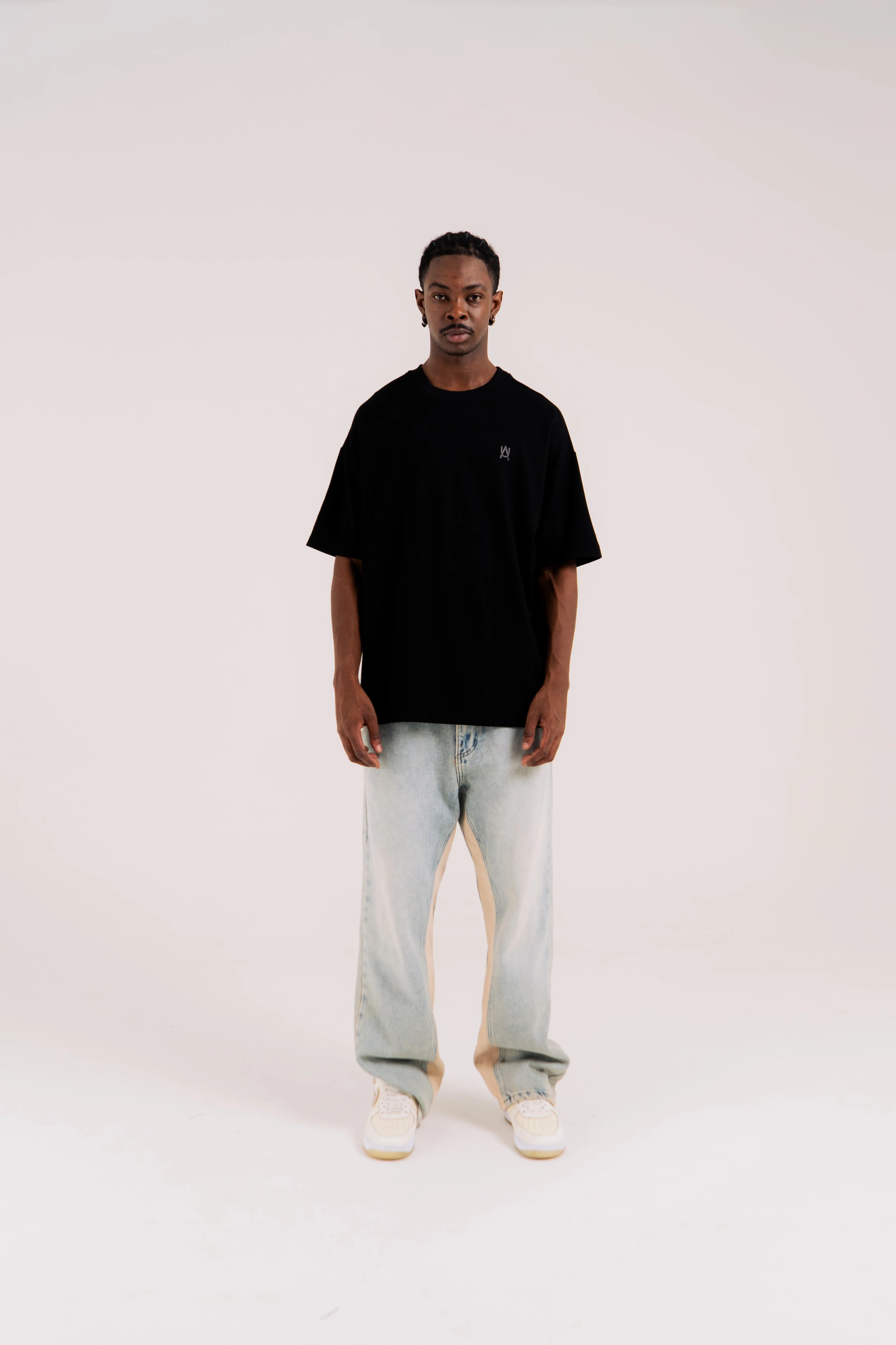 AURUM BLACK ON BLACK LINE T-SHIRT