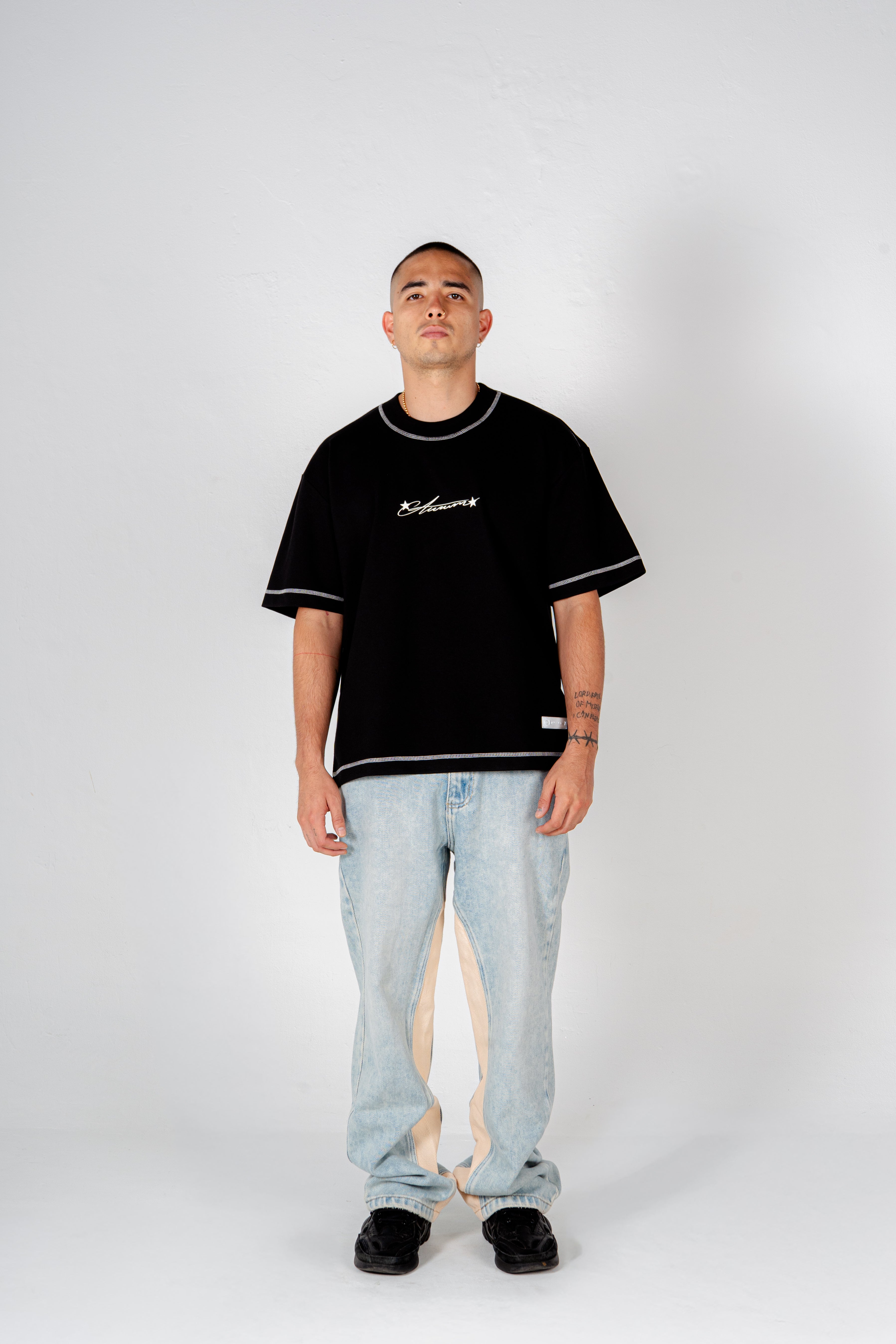 SIGNATURE BLACK SEAMS
