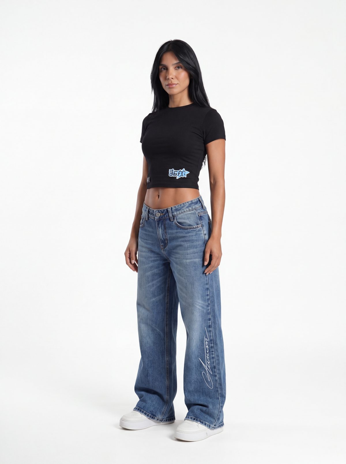 W Timeless Washed Jean Azul en modelo — AURUM 79